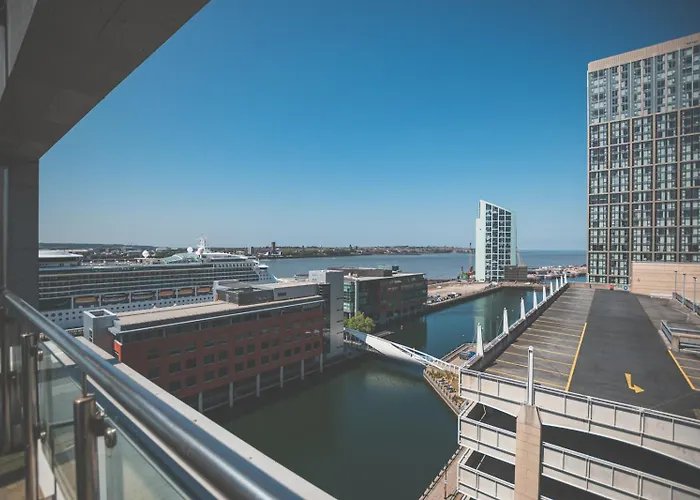 Luxurious 3 Bed - River View