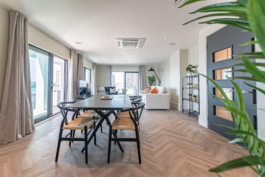 Apartment Luxurious 3 Bed - River View *