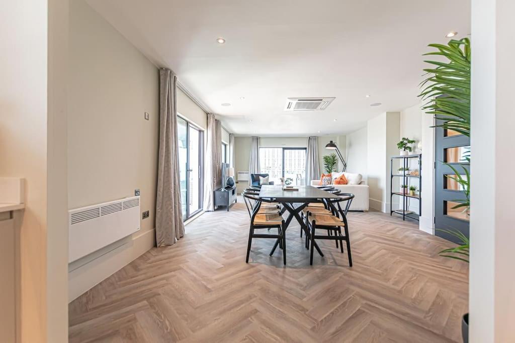 Apartment Luxurious 3 Bed - River View