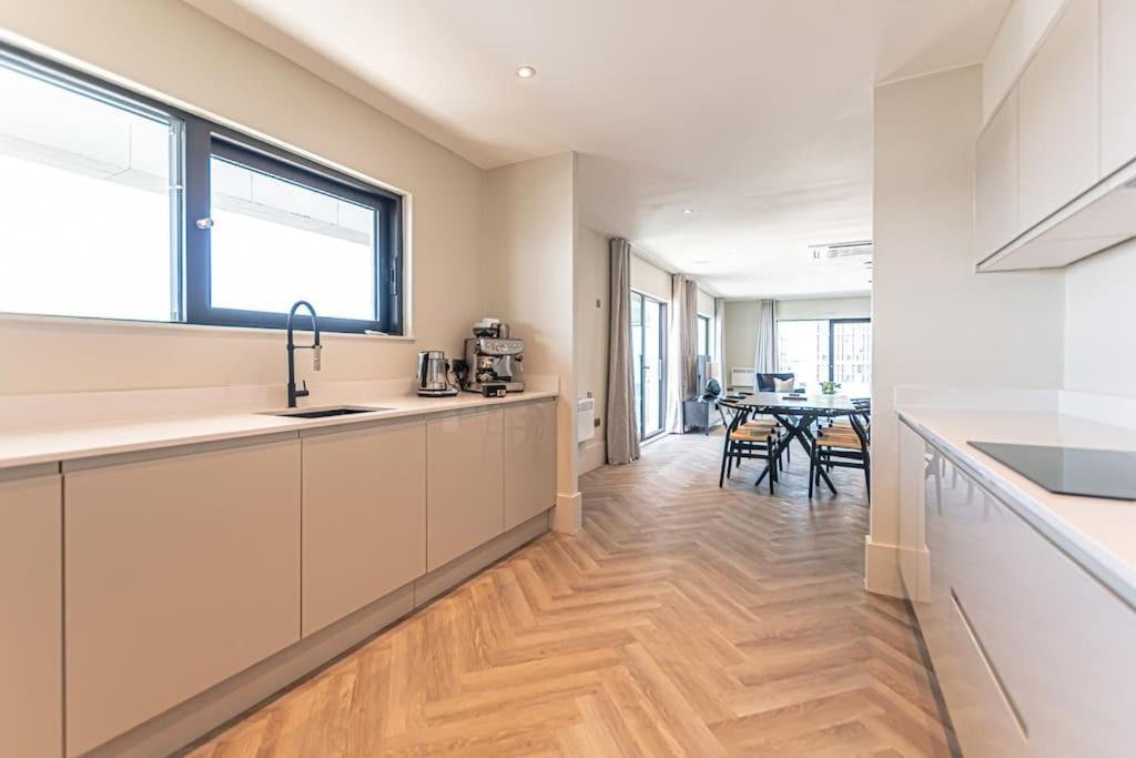 Luxurious 3 Bed - River View Liverpool