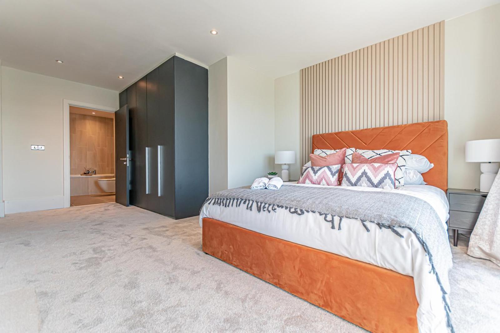 Apartment Luxurious 3 Bed - River View