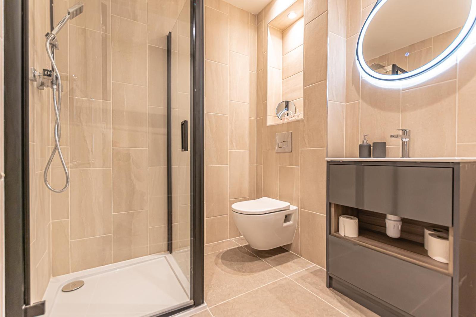 Luxurious 3 Bed - River View